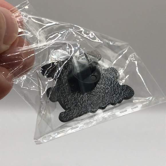 3/$25 “I Will Put You In A Trunk And Help People Look For You” Funny Pin Unisex - Picture 6 of 8